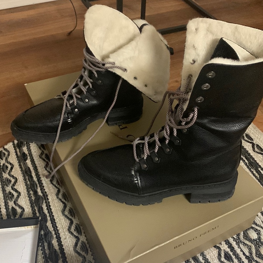 Black boots with faux fur inside